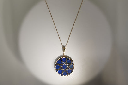 Arabie Long necklace 18k Gold with lapis Lazuli