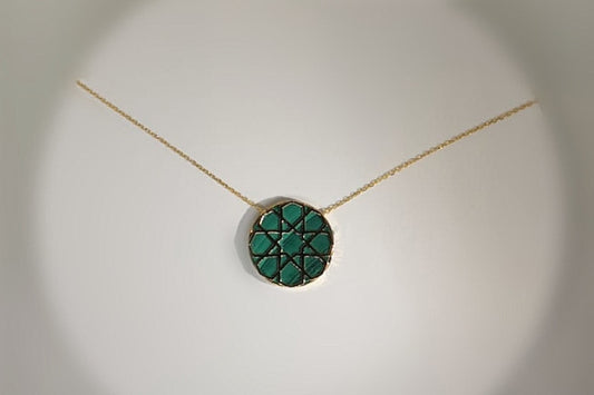 Arabie Necklace crafted in 18k yellow gold with natural green Malachite stone.