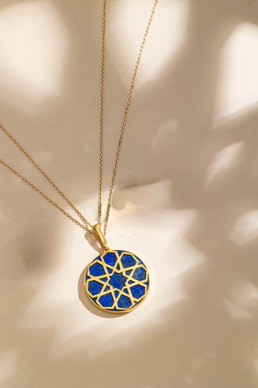 Arabie Long necklace 18k Gold with lapis Lazuli