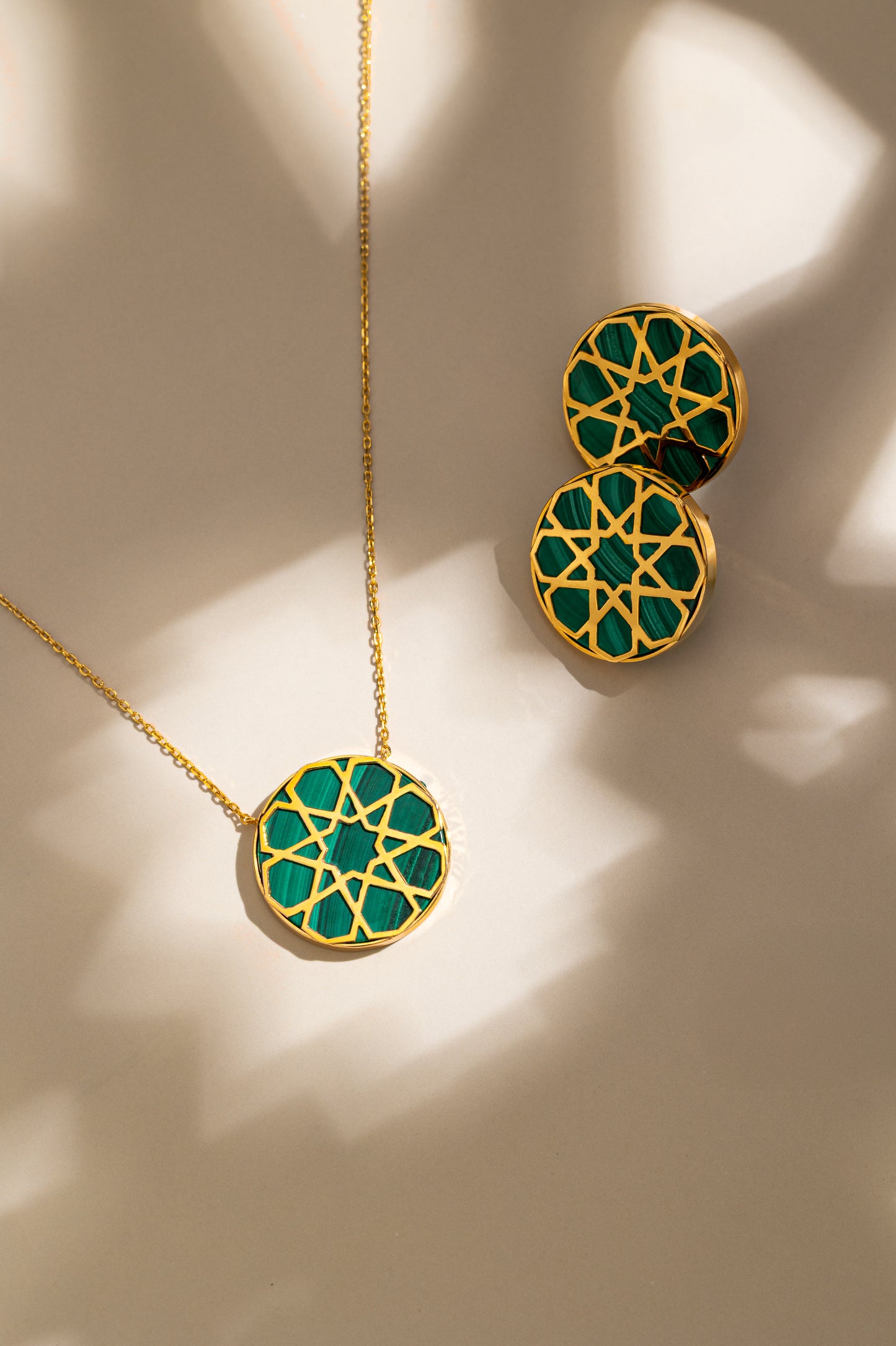 Arabie Earrings 18k Gold with Malachite